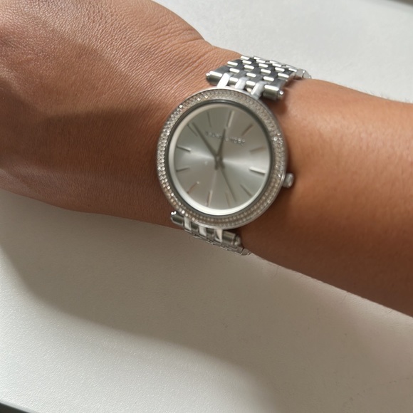 Michael Kors MK3190 Darci Silver Dial Pave Bezel Women's Watch - Picture 7 of 9